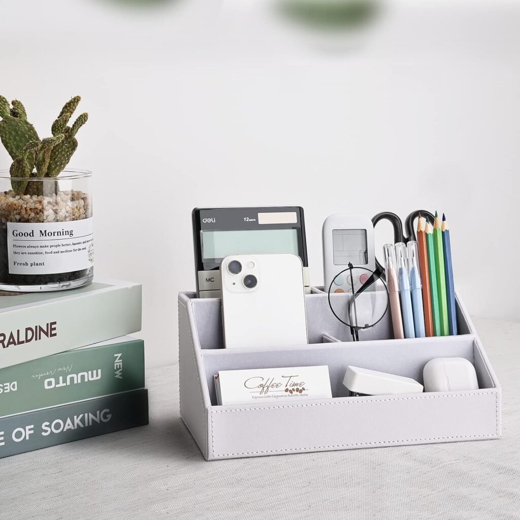 PU leren bureau organizer met pennenhouders en opbergvakken voor een net en georganiseerd bureau in licht wit design