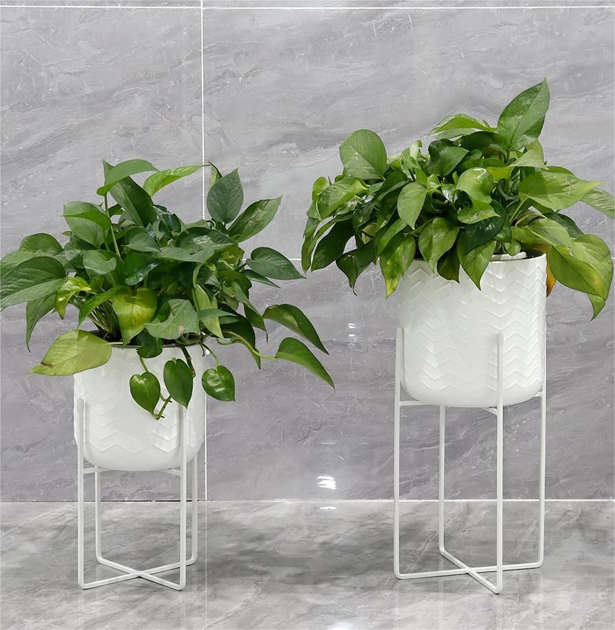 Set van 2 metalen bloempotten met standaard wit voor binnen en buiten 31 en 45 cm plantenhouders tuin balkon decoratie