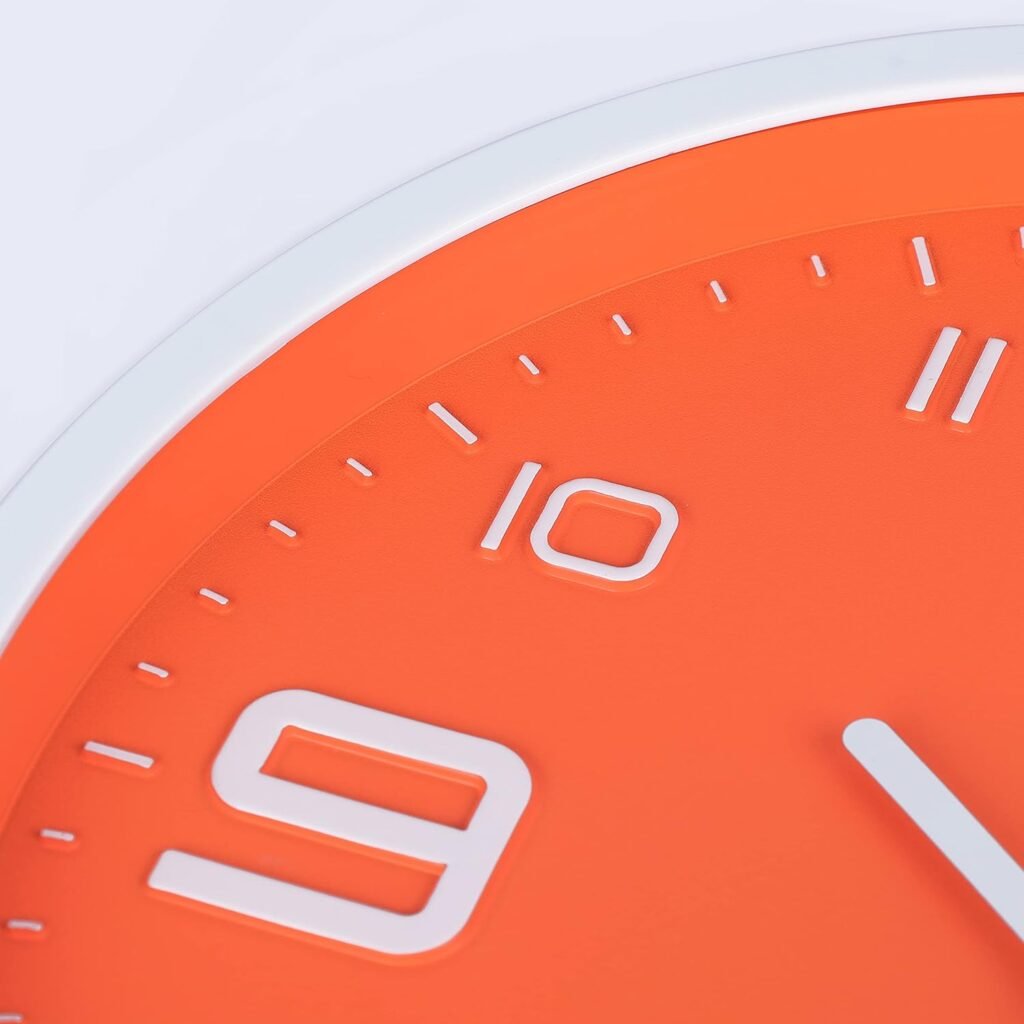 Oranje wandklok 30cm analoog met 3D cijfers en stille quartz beweging voor keuken en woonkamer
