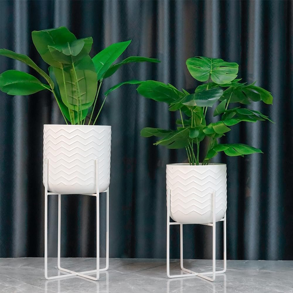 Set van 2 metalen bloempotten met standaard wit voor binnen en buiten 31 en 45 cm plantenhouders tuin balkon decoratie
