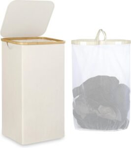 Wasmand met deksel – 110 liter opvouwbare wasmand – verwijderbare binnenzak bamboe handvatten – waskamer slaapkamer badkamerMaak je wasroutine eenvoudiger en je huis netter met deze grote wasmand van 110 liter. Of je nu op zoek bent naar extra ruimte voor je gezinswasgoed, beddengoed of kinderspeelgoed, deze opvouwbare wasmand biedt alles wat je nodig hebt. Met een stijlvol ontwerp in beige past deze wasmand perfect in verschillende ruimtes van je huis, zoals de waskamer, badkamer of slaapkamer. Het praktische deksel helpt geurtjes te verminderen, terwijl het grote formaat ideaal is voor het organiseren van je spullen. Dankzij de bamboe handvatten en de verwijderbare binnenzak is de wasmand niet alleen gemakkelijk te gebruiken, maar ook een duurzame en praktische toevoeging aan je interieur.  Voordelen  Grote capaciteit van 110 liter. Deksel voorkomt geurtjes. Verwijderbare binnenzak voor eenvoudige reiniging. Duurzame bamboe handvatten. Opvouwbaar voor handige opslag. Lichtgewicht en eenvoudig te dragen. Ideaal voor wasgoed, beddengoed en speelgoed. Grote Capaciteit van 110 Liter  Met een indrukwekkende capaciteit van 110 liter biedt deze wasmand meer dan voldoende ruimte voor het wassen van je gezinskleding, beddengoed, handdoeken en zelfs speelgoed. De afmetingen van 44 cm x 36 cm x 74 cm maken het de perfecte keuze voor grotere huishoudens. Je kunt al je wasgoed op één plek verzamelen, wat je helpt om je ruimtes georganiseerd en opgeruimd te houden. Deze wasmand biedt niet alleen ruimte, maar ook gemak door zijn opvouwbare ontwerp.  Verwijderbare Binnenzak voor Extra Gemak  De wasmand is voorzien van een binnenzak die gemakkelijk kan worden verwijderd voor het wassen van kleding zonder de hele mand te hoeven verplaatsen. De binnenzak is voorzien van een handige mesh-ontwerp, waardoor je het eenvoudig kunt reinigen. Dit voorkomt dat de mand zelf vaak gewassen moet worden, wat de levensduur van het product verlengt. Of je nu snel een lading was wilt doen of een week lang wilt wachten, de binnenzak maakt het proces een stuk efficiënter.  Duurzaam en Waterbestendig  Gemaakt van hoogwaardig, ademend linnen en versterkt met bamboe handvatten, is deze wasmand gebouwd om lang mee te gaan. Het stevige materiaal is bestand tegen dagelijks gebruik en is gemakkelijk schoon te maken. De waterbestendigheid van de stof zorgt ervoor dat de mand niet snel beschadigd raakt door vochtige was of druppels. De bamboe handvatten zijn bovendien licht van gewicht, maar sterk genoeg om de mand met gemak te dragen, zelfs wanneer deze vol is met wasgoed.  Opvouwbaar en Ruimtebesparend  Een van de belangrijkste kenmerken van deze wasmand is het opvouwbare ontwerp. Wanneer je de mand niet gebruikt, kun je hem eenvoudig opvouwen tot slechts 5 cm hoog, zodat hij niet veel ruimte in je huis inneemt. Dit maakt de wasmand perfect voor kleinere woningen of als je hem tijdelijk wilt opbergen. Het is ideaal voor gebruik in kamers die beperkte opslagruimte hebben, zoals studentenflats of kleine appartementen.  Bamboe Handvatten voor Gemak en Comfort  De ergonomische bamboe handvatten zorgen ervoor dat je de wasmand comfortabel kunt dragen, zonder dat deze ongemakkelijk aanvoelt. Het gladde oppervlak van het bamboe is aangenaam voor je handen, zelfs wanneer je de mand met een volle lading wasgoed omhoog draagt. Bamboe is niet alleen esthetisch aantrekkelijk, maar ook een duurzaam materiaal, wat bijdraagt aan de algehele milieuvriendelijkheid van dit product.  Inhoud van de verpakking  1 x Wasmand met deksel 1 x Verwijderbare binnenzak Product Specificaties  Capaciteit: 110 liter Afmetingen: ‎44 x 33 x 74 cm Materiaal: Ademend linnen, bamboe handvatten Opvouwbaar: Ja, opvouwbaar tot 5 cm hoogte Kleuren: Beige Gebruik: Geschikt voor wasgoed, beddengoed, speelgoed, handdoeken Waterbestendig: Ja Deksel: Ja, om geurtjes te verminderen Maak nu je wasroutine gemakkelijker en je huis opgeruimd met deze veelzijdige wasmand. Bestel vandaag nog!