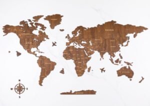 Houten wereldkaart wanddecoratie – Notenhouten wereldkaart muurdecoratie – Wereldkaart kunst – 150×85 cm
