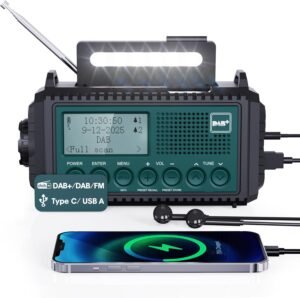 DAB/FM bouwradio mOf je nu een betrouwbare radio zoekt voor op de bouwplaats, een kampeertrip of noodsituaties, deze draagbare DAB+ FM-radio is de perfecte keuze. Met kristalheldere ontvangst en de mogelijkheid om 30 favoriete zenders op te slaan, geniet je altijd van je favoriete programma’s. De radio is uitgerust met een krachtige 5000mAh batterij en biedt vijf verschillende oplaadmogelijkheden, waaronder zonne-energie en een handslinger, waardoor je nooit zonder stroom komt te zitten. Daarnaast beschikt dit model over een heldere LED-zaklamp, een opvouwbare leeslamp en een luid SOS-alarm voor extra veiligheid. Dankzij de IPX4-waterbestendigheid is hij bestand tegen lichte regen, waardoor hij perfect is voor buitengebruik.  Belangrijkste voordelen DAB+ en FM-radio met automatische zenderscan en stabiele ontvangst. 5 oplaadmogelijkheden, waaronder USB, zonnepaneel, AAA-batterijen, handslinger en ingebouwde accu. Krachtige 5000mAh batterij voor langdurig gebruik en noodstroomvoorziening voor mobiele apparaten. LED-zaklamp en opvouwbare leeslamp met verschillende helderheidsstanden. SOS-alarm met luid geluid en knipperend rood licht voor noodsituaties. IPX4-waterbestendig, bestand tegen lichte regen en spatwater. RDS-functie en dual alarm voor weergave van programmainformatie en dubbele wektijd-instellingen. Hoofdtelefoonaansluiting voor privéluisteren zonder anderen te storen.  Kristalheldere DAB+ en FM-ontvangst Deze geavanceerde radio biedt zowel DAB+ als FM-ontvangst, waardoor je altijd toegang hebt tot een breed scala aan radiostations. De automatische scanfunctie detecteert moeiteloos beschikbare zenders en selecteert automatisch het beste signaal voor ruisvrije audio. Met de mogelijkheid om 30 favoriete zenders op te slaan, schakel je snel tussen je geliefde programma’s. De RDS-functie zorgt ervoor dat je eenvoudig informatie over het huidige radioprogramma kunt aflezen op het scherm.  Vijf oplaadmogelijkheden voor ultieme betrouwbaarheid Of je nu thuis bent, onderweg of in een noodsituatie verkeert, deze radio biedt vijf verschillende manieren om op te laden. Gebruik een USB-kabel voor snel opladen, profiteer van zonne-energie voor milieuvriendelijke stroomvoorziening, of plaats AAA-batterijen (niet inbegrepen) voor een extra energiebron. Daarnaast kun je de ingebouwde 5000mAh batterij gebruiken of handmatig energie opwekken met de handslinger.  Krachtige LED-zaklamp en opvouwbare leeslamp Deze multifunctionele radio beschikt over een krachtige LED-zaklamp die je helpt bij het navigeren in het donker. De ingebouwde leeslamp is opvouwbaar en instelbaar in verschillende helderheidsniveaus, zodat je comfortabel kunt lezen of werken bij weinig licht. Dit maakt de radio ideaal voor kamperen, stroomstoringen of andere buitenactiviteiten.  SOS-noodalarm voor maximale veiligheid In noodsituaties kan deze radio letterlijk je leven redden. Met één druk op de SOS-knop activeer je een luid alarmsignaal en een knipperend rood licht, waardoor je gemakkelijk de aandacht trekt van hulpdiensten of voorbijgangers. Dit maakt het een essentieel hulpmiddel voor avonturiers, kampeerders en noodsituaties.  Waterbestendige constructie voor buitengebruik Dankzij de IPX4-waterbestendigheid hoef je je geen zorgen te maken over een paar regendruppels of vochtige omstandigheden. De robuuste behuizing beschermt de radio tegen spatwater, waardoor hij perfect is voor gebruik op de bouwplaats, tijdens het wandelen of in een kampeersetting. Let op: de radio is niet volledig waterdicht en mag niet ondergedompeld worden.  Handige RDS-functie en dubbele alarminstelling Met de geïntegreerde RDS-functie kun je direct op het scherm zien naar welk radioprogramma je luistert. Daarnaast beschikt de radio over een handige dubbele alarmfunctie, waarmee je afzonderlijke wektijden kunt instellen voor doordeweeks en het weekend. Dit maakt hem niet alleen een betrouwbare radio, maar ook een functionele wekker.  Inhoud van de verpakking 1x DAB+ FM Solar Noodradio 1x USB-oplaadkabel 1x Karabijnhaak voor bevestiging aan een rugzak 1x Handleiding  Productspecificaties Type radio: DAB+ en FM-radio DAB+ frequentiebereik: 5A 174.928 – 13F 239.200 MHz Batterijcapaciteit: 5000mAh Oplaadmogelijkheden: USB, zonnepaneel, AAA-batterijen (niet inbegrepen), handslinger, interne accu LED-verlichting: Zaklamp en opvouwbare leeslamp met twee helderheidsstanden Alarmfunctie: SOS-alarm met rood knipperlicht Waterbestendigheid: IPX4 (spatwaterdicht) Weergave: LCD-scherm met RDS-programmainformatie Extra functies: Hoofdtelefoonaansluiting, dubbele alarmfunctie  Ben je op zoek naar een veelzijdige en betrouwbare noodradio voor op reis, tijdens het kamperen of voor noodgevallen? Bestel deze draagbare DAB+ FM-radio vandaag nog en wees altijd voorbereid!et 5000mAh accu – noodradio campingradio – solar en LED zaklamp SOS alarm – IPX4 waterbestendig