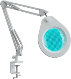 Vergrotende lamp 5x met zwenkarm voor precisiewerk, lezen, handwerk en werkbank gebruik in wit ontwerp