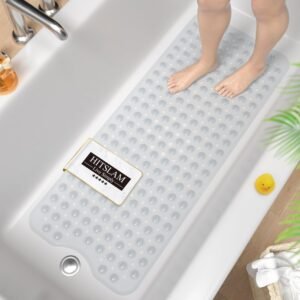Antislip Badmat Extra Lang – Douchemat met Zuignappen en Afvoergaten – Schimmelwerende Veiligheidsmat Badkamer – 101×40 cm Transparant MachinewasbaarErvaar maximale veiligheid, comfort en hygiëne met deze extra lange antislip badmat van 101 x 40 cm, speciaal ontworpen voor badkuipen en doucheruimtes. Dankzij 200 krachtige zuignappen blijft de mat stevig op zijn plaats, terwijl het zachte PVC-materiaal een comfortabele ondergrond vormt voor je voeten. De realistisch gevormde kiezeltextuur zorgt voor extra grip én een subtiel masserend effect tijdens het douchen. De mat is uitgerust met maar liefst 176 drainagegaten die water en lucht efficiënt laten circuleren, waardoor de mat sneller droogt en schimmelvorming wordt voorkomen. Het transparante ontwerp past moeiteloos in elke badkamerstijl, van modern tot klassiek. En het beste van alles? Deze douchemat is machinewasbaar én onderhoudsvriendelijk, zodat je altijd geniet van een frisse, veilige doucheomgeving.  Jouw voordelen  200 Zuignappen voor maximale grip Zachte en comfortabele PVC-textuur Realistische kiezelstructuur met massage-effect 176 afvoergaten voor optimale droging Extra groot formaat: 101 x 40 cm Machinewasbaar voor eenvoudig onderhoud Transparant ontwerp past in elk interieur Krachtige antislipfunctie met 200 zuignappen Deze badmat is uitgerust met maar liefst 200 sterke zuignappen die zich stevig vastzetten op een schone, gladde ondergrond. Hierdoor blijft de mat perfect op zijn plek liggen, zelfs in natte omstandigheden. De bovenkant van de mat is voorzien van een lichte structuur die extra wrijving creëert. Dit minimaliseert het risico op uitglijden aanzienlijk – een belangrijke eigenschap voor gezinnen met kinderen, ouderen of mensen met beperkte mobiliteit.  Comfortabele textuur met massage-effect Het zachte PVC-materiaal voelt prettig aan onder je voeten, en de natuurgetrouwe kiezelstructuur biedt een subtiel masserend effect. Deze combinatie van comfort en stimulatie maakt iedere douchebeurt ontspannend én verkwikkend. De mat is bovendien huidvriendelijk en vrij van schadelijke stoffen – veilig voor baby’s, peuters én volwassenen.  Efficiënte drainage voorkomt schimmelvorming De badmat beschikt over 176 strategisch geplaatste drainagegaten die zorgen voor een snelle afvoer van water. Hierdoor blijft de mat niet langdurig nat, wat de kans op schimmelvorming of onaangename geurtjes sterk vermindert. Dankzij de luchtcirculatie droogt de mat bovendien sneller, waardoor hij klaar is voor het volgende gebruik.  Extra groot oppervlak voor volledige dekking Met een formaat van 101 x 40 cm biedt deze mat een groter oppervlak dan standaard douchematten. Dit zorgt voor betere dekking in de badkuip of douchecabine en verhoogt zowel het comfort als de veiligheid. Ideaal voor thuis, maar ook geschikt voor gebruik in de sportschool, spa of wellnessruimte.  Eenvoudig onderhoud en duurzaam in gebruik De mat is niet alleen makkelijk schoon te spoelen, maar ook geschikt voor machinewas. Dankzij het duurzame ontwerp behoudt hij zijn vorm en functie, zelfs na meerdere wasbeurten. Na gebruik kun je hem eenvoudig ophangen om te drogen in een goed geventileerde ruimte – snel, praktisch en hygiënisch.  Verpakkingsinhoud  1x Antislip badmat transparant – 101 x 40 cm Productspecificaties  Afmetingen: 100 x 40 x 0.03 cm; Materiaal: Hoogwaardig PVC Kleur: Transparant Zuignappen: 200 stuks Drainagegaten: 176 Antischimmel: Ja Wasbaar: Handwas & machinewasbaar Gebruik: Alleen op gladde, schone oppervlakken Kies voor comfort en veiligheid in je badkamer – bestel vandaag nog deze transparante antislip badmat en geniet van een frisse, veilige en stijlvolle douche-ervaring!