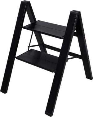 Lichtgewicht huishoudtrap compacte stepladder met antislip treden voor binnengebruik en plantenverzorging