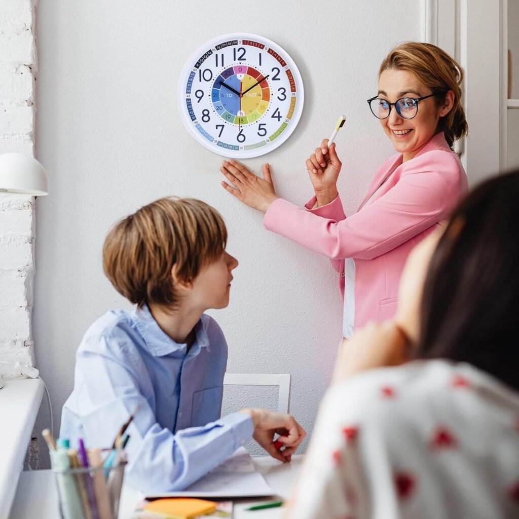 Stille kinderklok met kleurrijke cijfers en duidelijke tijdsaanduiding voor kinderkamer 30 cm wandklok