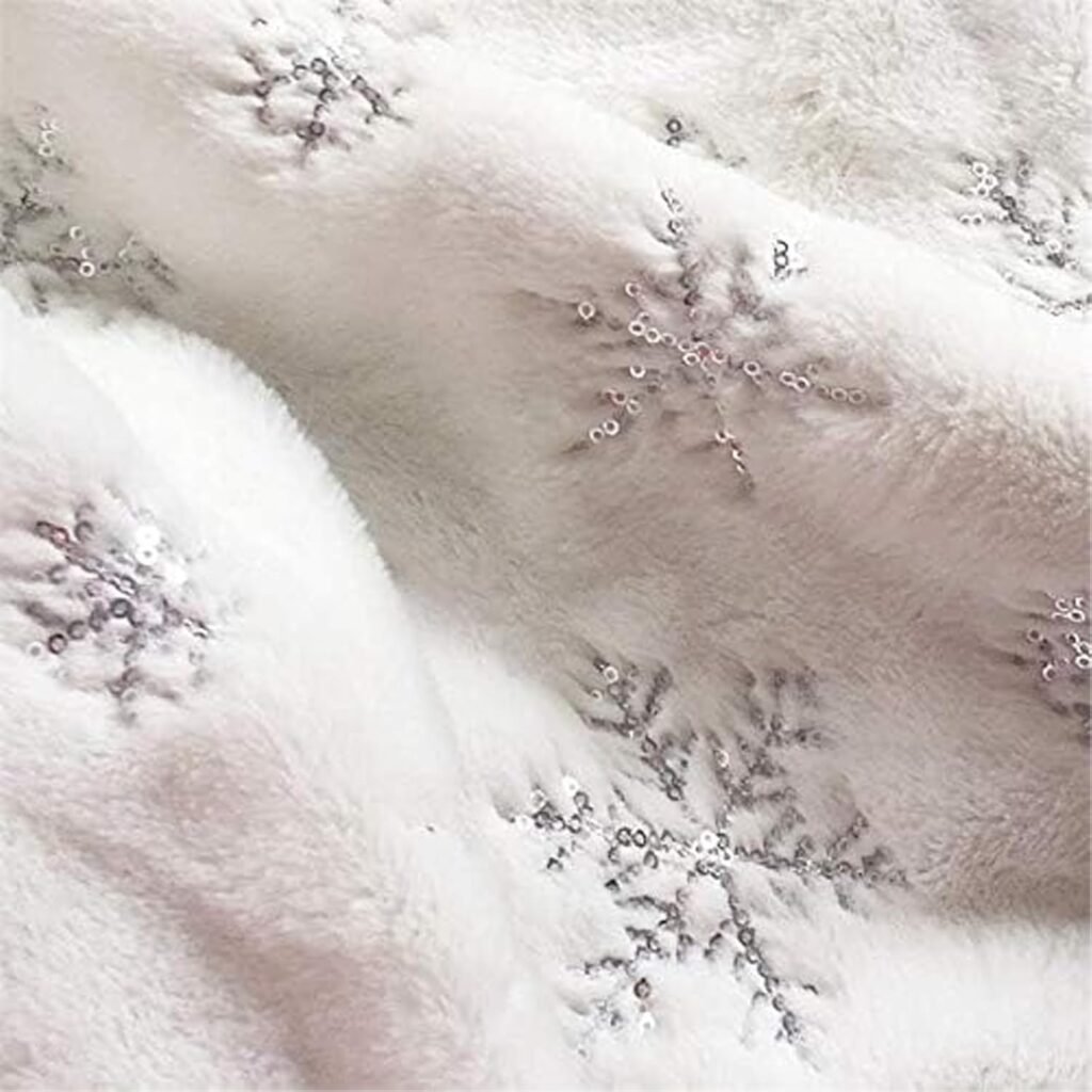 Wit kunstbont kerstboomkleed 120 cm met zilveren sneeuwvlokpatroon