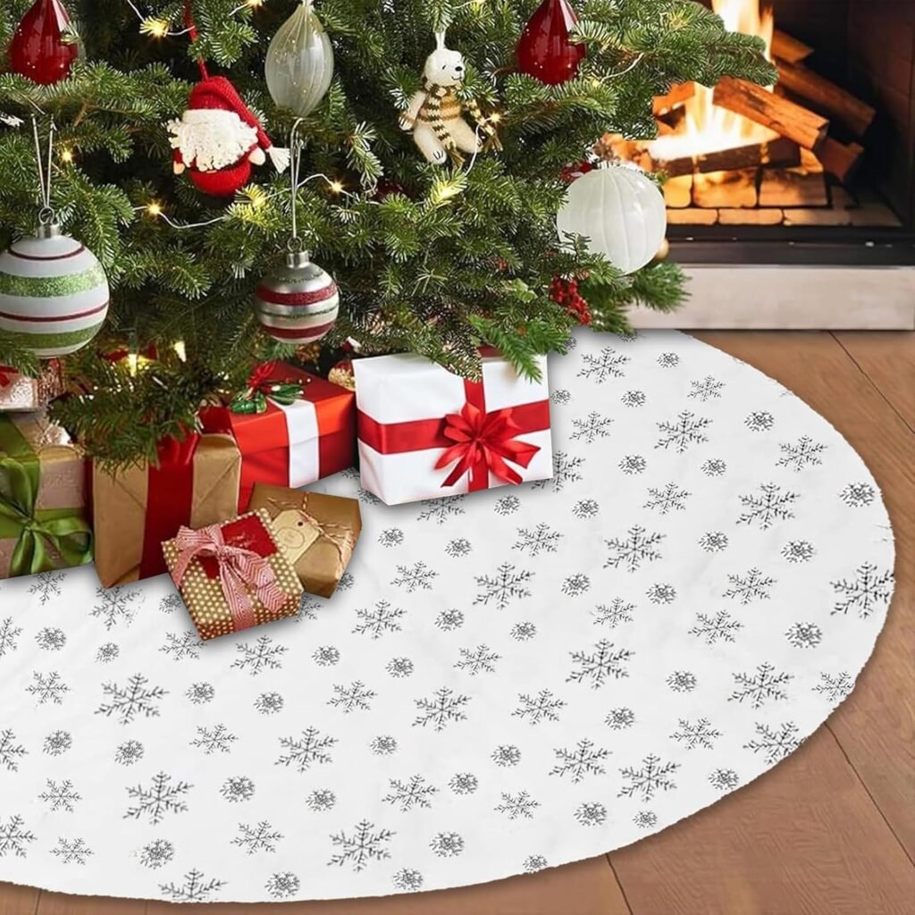 Wit kunstbont kerstboomkleed 120 cm met zilveren sneeuwvlokpatroon