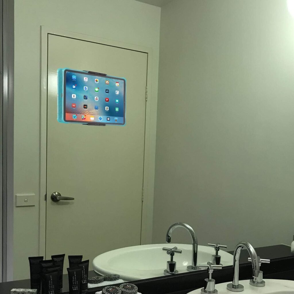 Tablet muurbeugel zwart voor tablet en smartphone wandhouder voor keuken en badkamer