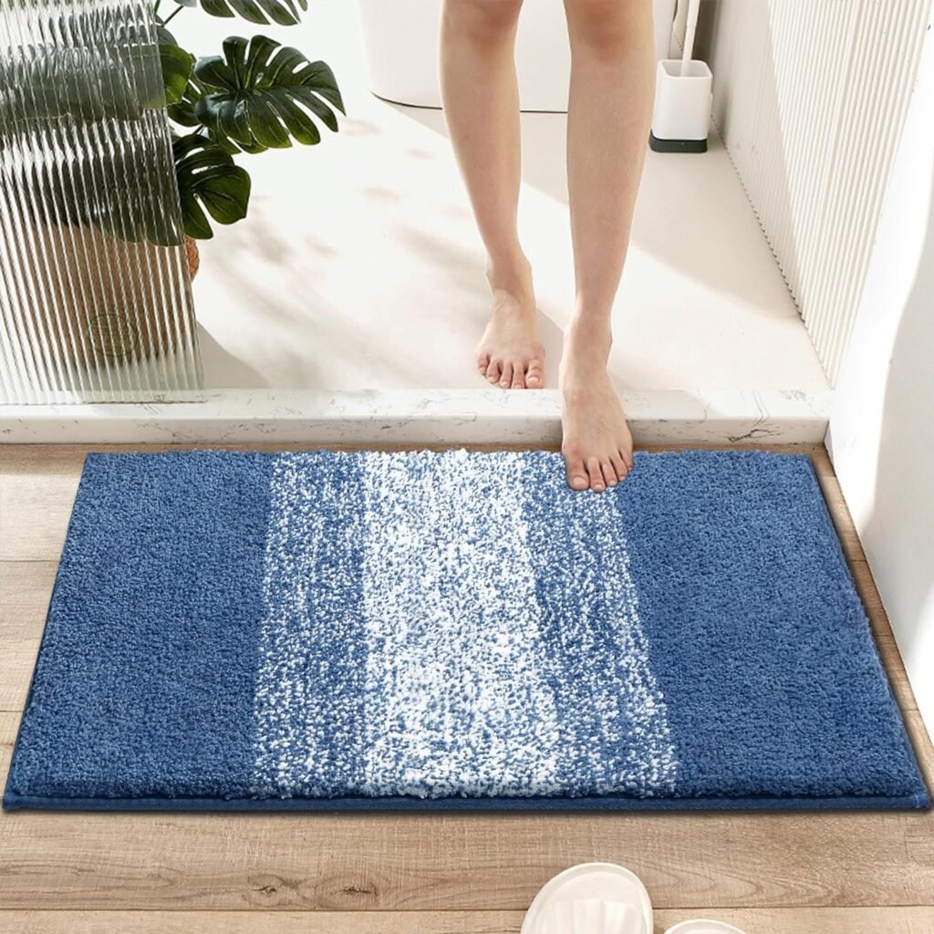 Blauwe antislip badmat 80x120 cm van microvezel, waterabsorberend en machinewasbaar voor badkamer vloer