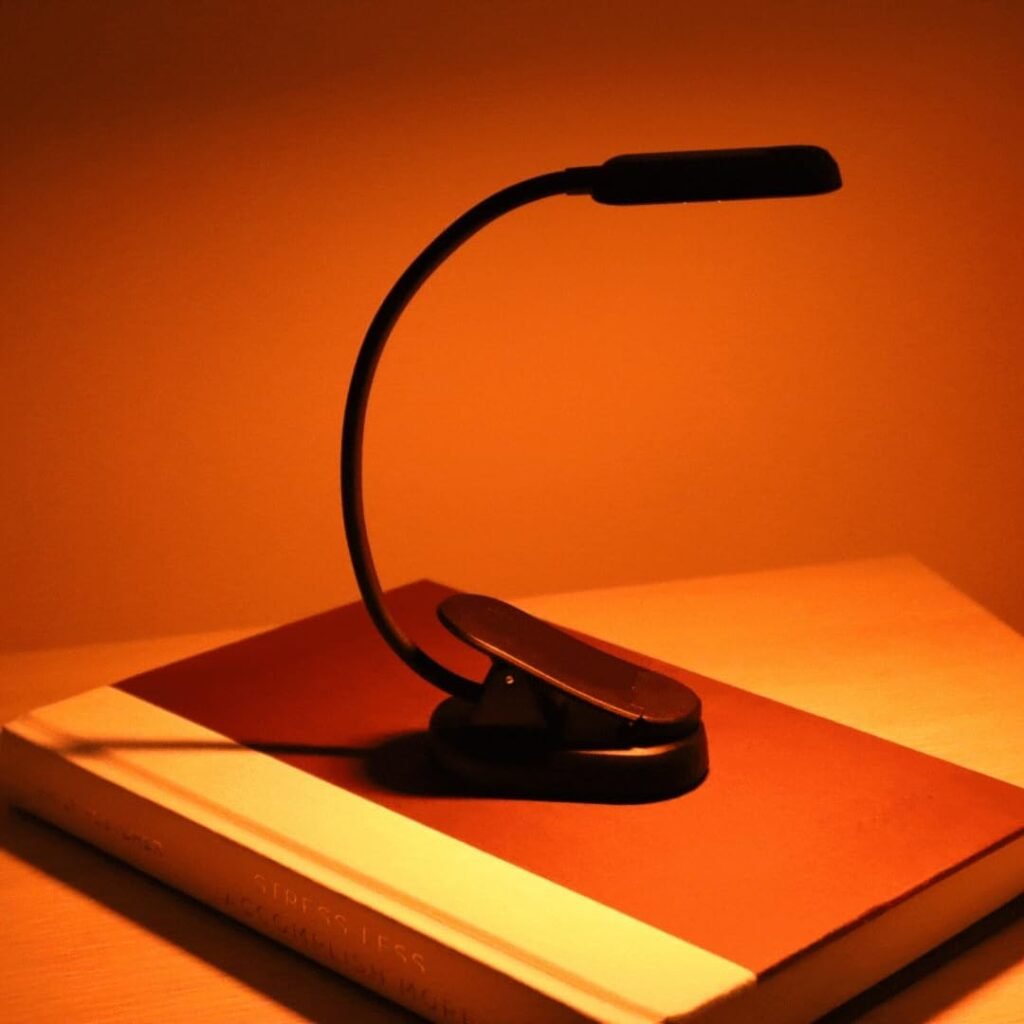 Amber rode leeslamp voor bed met flexibele clip-on klem, USB-C oplaadbaar en blauwlichtvrije LED verlichting
