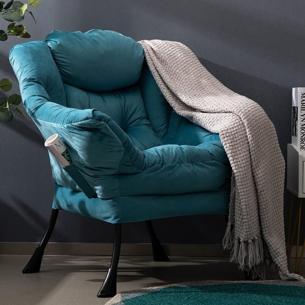 Lichtblauwe relaxfauteuil met armleuningen en stalen frame voor woonkamer en slaapkamer
