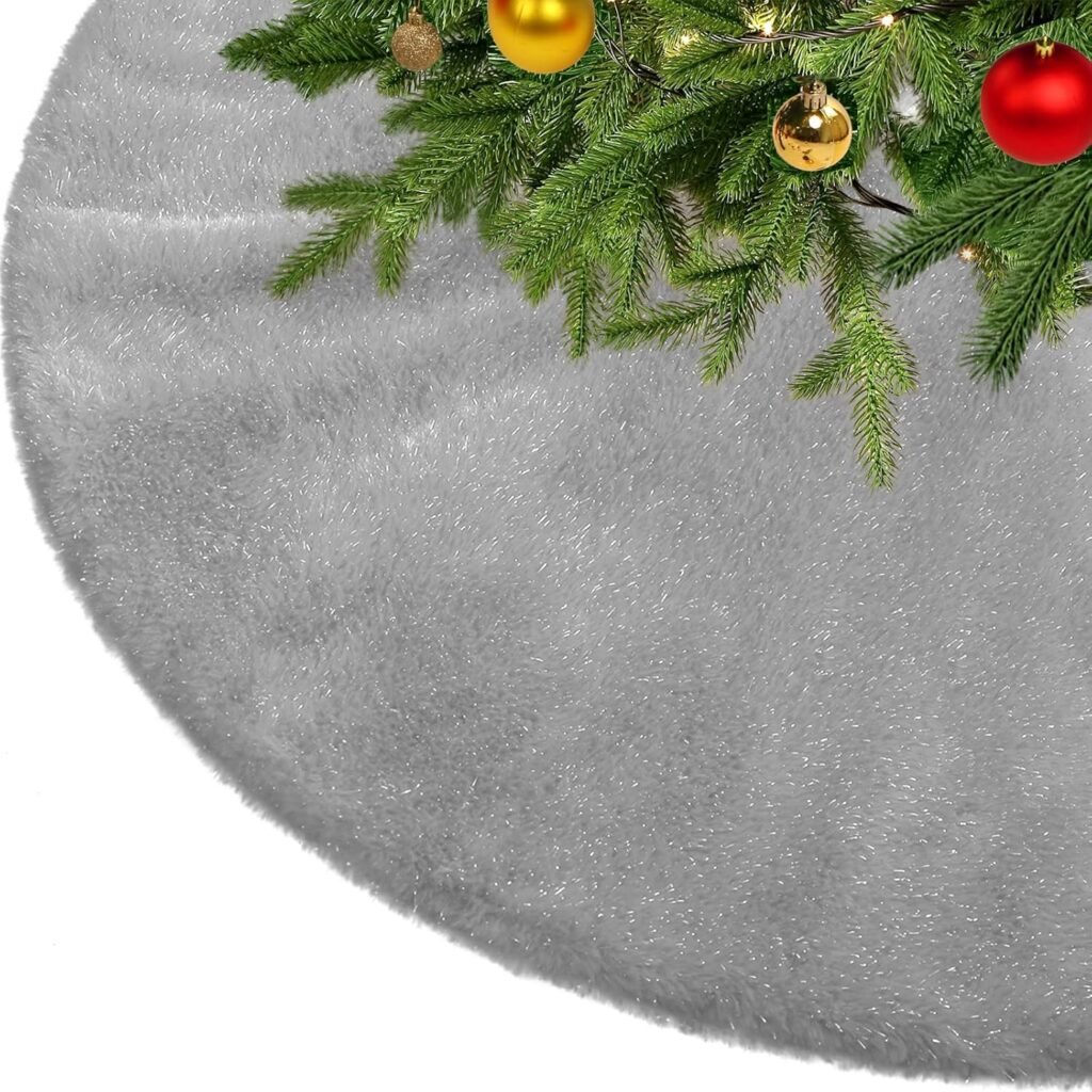 Grijze kerstboomrok van zachte neppelvacht met zilveren pailletten en sneeuwvlokpatroon voor kerstboomvoet
