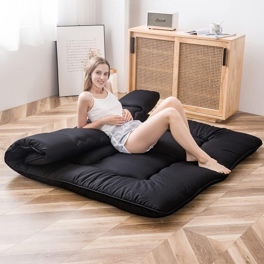 Opvouwbare futon vloermatras zwart 150x200 cm als 1 persoons gastmatras en compact logeerbed voor reizen en camping