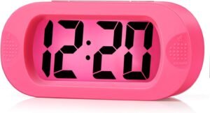 Reiswekker LCD – Sluimermodus en Geluidsalarm – Compacte Digitale Wekker – USB en Accu – Roze – 13,97 cm