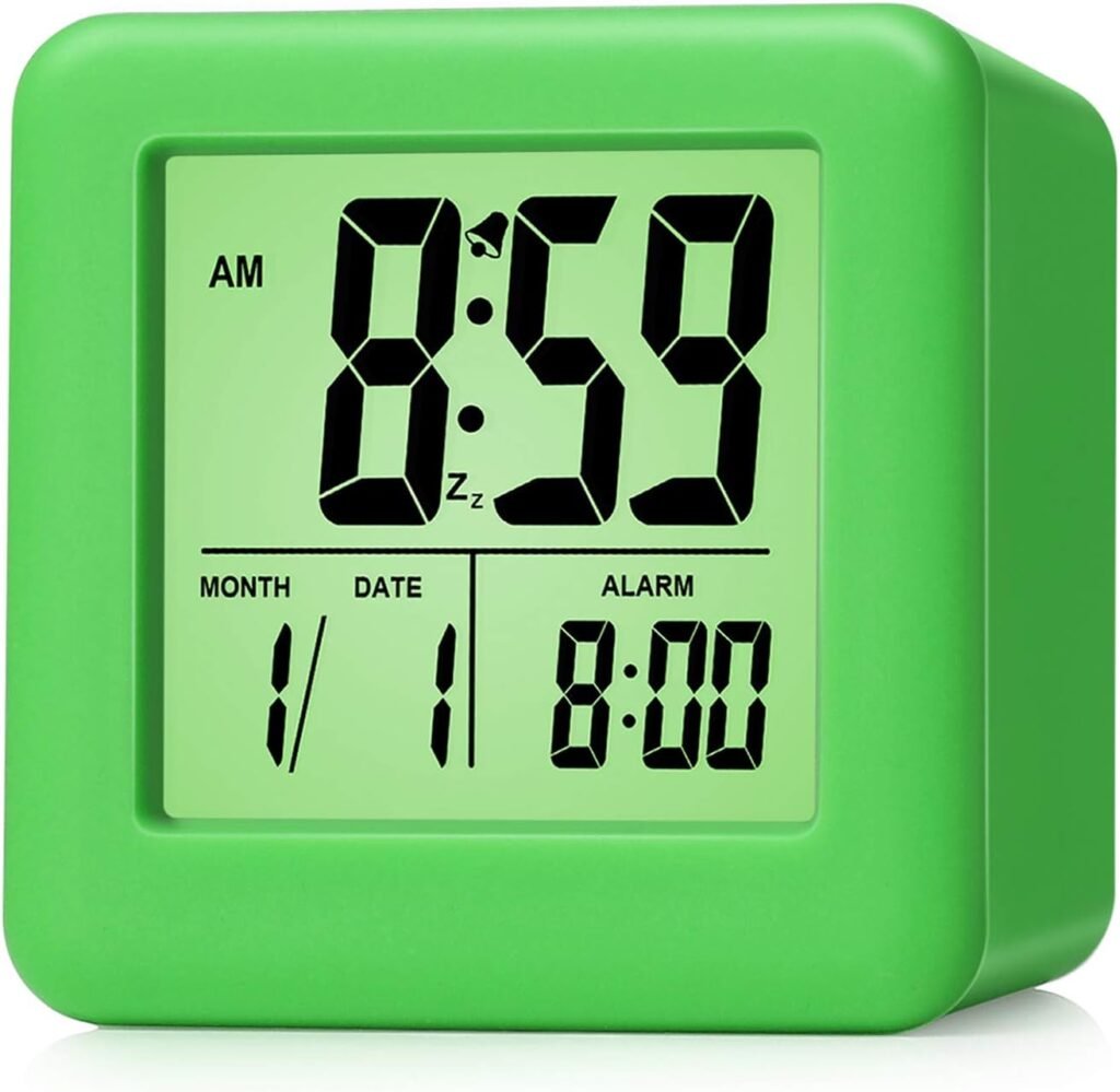 Compacte digitale reiswekker met snooze, achtergrondverlichting en groot scherm groen