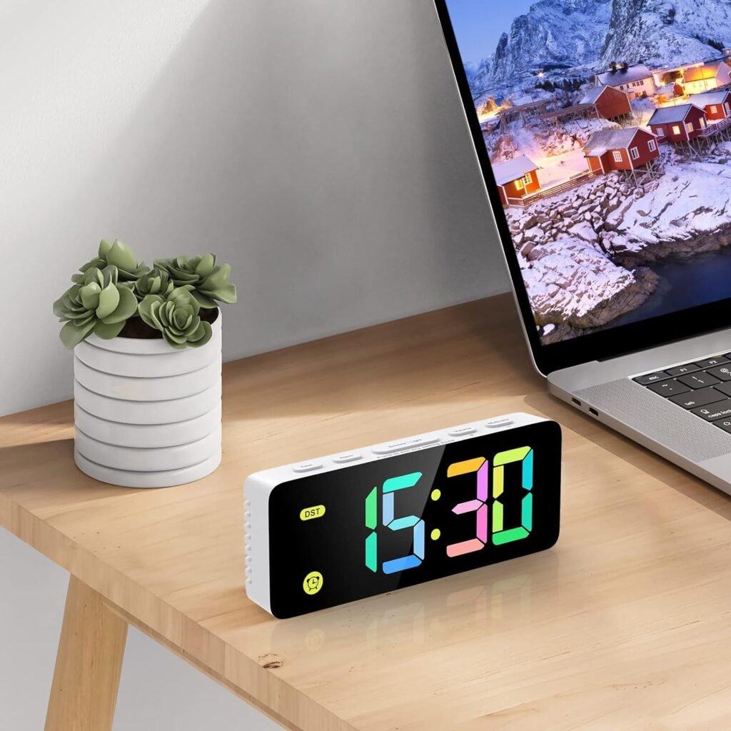 Nachtkastje klok met LED-scherm, instelbare helderheid, snooze-functie en USB-oplaadpoort, geschikt als kinderwekker