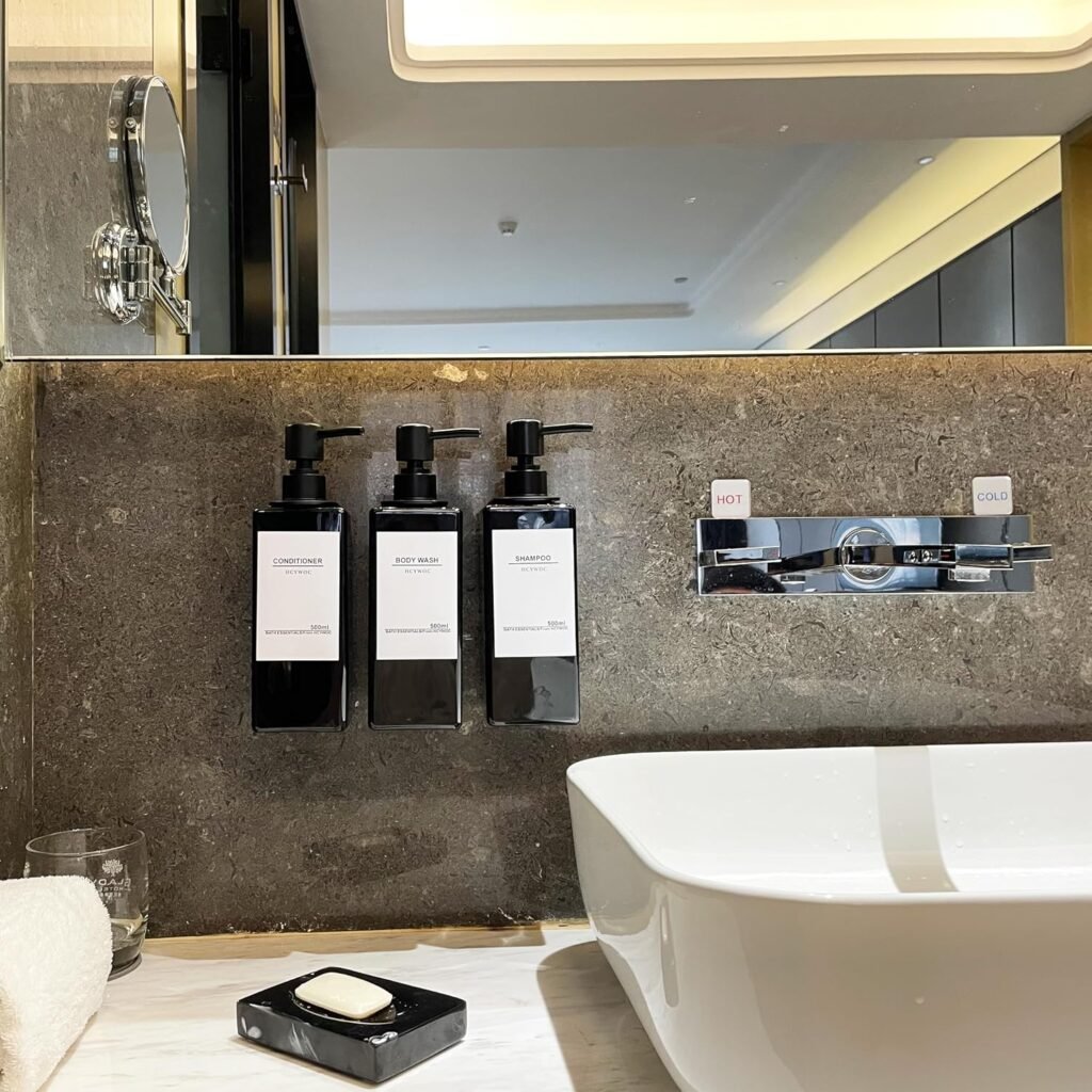 Shampoo Dispenser 3 Compartimenten - Wandmontage Zonder Boren - Zeepdispenser voor Shampoo, Conditioner en Douchegel - 16 Waterdichte Labels