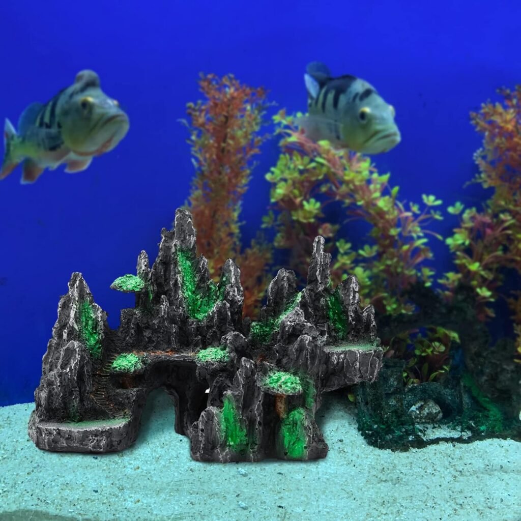Aquariumdecoratie bergsteen als sierrots en schuilplaats voor aquariumgrotten