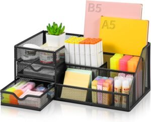 Bureau Organizer Met Lades – Mesh Desktop Organizer Voor Kantoorbenodigdheden – Pennenhouder Met 6 Compartimenten En 2 Lades – Multifunctionele BureauopslagHet opgeruimd houden van je bureau is essentieel voor een productieve werkdag, en met de Mesh Bureau Organizer met Lades kun je eenvoudig al je kantoorbenodigdheden organiseren. Dit praktische en stijlvolle bureau-organizer biedt niet alleen voldoende ruimte voor al je spullen, maar zorgt er ook voor dat je werkruimte altijd netjes en geordend blijft. Met een afmeting van 13,7 x 7,5 x 5,5 inch, biedt de organizer veel meer opbergruimte dan andere gangbare bureau-organizers. De mesh structuur biedt niet alleen stevigheid, maar zorgt er ook voor dat de organizer licht van gewicht blijft, waardoor je hem eenvoudig kunt verplaatsen.  Deze multifunctionele bureau-organizer is uitgerust met 8 compartimenten, inclusief 4 kleine vakken voor kleinere items zoals pennen, potloden, notitieblokken en nietjes. De grotere achtercompartimenten zijn ideaal voor het opbergen van boeken, tijdschriften of mappen. Daarnaast is de organizer voorzien van 2 lades en een open bovenste opslagruimte, ideaal voor dagelijkse kantooraccessoires zoals paperclips, notitieblokken en meer. Het strakke zwarte ontwerp past in elk kantoorinterieur en de duurzame metalen mesh constructie zorgt ervoor dat je deze organizer jarenlang kunt gebruiken.  Voordelen  Ruime opslagcapaciteit met 8 compartimenten. Duurzaam metalen mesh ontwerp. 4 kleine vakken voor pennen, notities en kantooraccessoires. 2 lades voor het opbergen van documenten of andere benodigdheden. Open opslagruimte bovenaan voor gemakkelijk bereikbare items. Compact, maar met veel opslagruimte voor je kantoorbenodigdheden. Geschikt voor thuiswerkplekken, bureaus of vergaderruimtes. Roestbestendige afwerking voor langdurig gebruik. Ruime Opslagcapaciteit  De Mesh Bureau Organizer biedt meer opslagruimte dan traditionele bureau-organizers. Met de afmetingen van 13,7 x 7,5 x 5,5 inch kun je efficiënt je kantoorbenodigdheden ordenen zonder dat je veel ruimte op je bureau inlevert. De 8 compartimenten geven je de mogelijkheid om verschillende items op te bergen en ze netjes gescheiden te houden. De organiser is perfect voor het bewaren van pennen, markers, papier, en andere kantooraccessoires, zodat je alles binnen handbereik hebt zonder dat het je werkruimte rommelig maakt. Dit maakt de organizer ideaal voor zowel kleine als grotere bureaus.  Multifunctioneel Gebruik  De multifunctionaliteit van deze organizer maakt hem uitermate geschikt voor diverse toepassingen. De 4 kleine vakken zijn perfect voor kleinere items zoals pennen, nietjes, post-its en andere kantooraccessoires, terwijl de grotere achtercompartimenten speciaal ontworpen zijn voor boeken, mappen of andere grotere documenten. Het open vak bovenaan biedt ruimte voor snel toegankelijke items, terwijl de 2 lades de mogelijkheid bieden om documenten of andere privébenodigdheden op te bergen. Door de verschillende opslagmogelijkheden kun je jouw bureau optimaal organiseren en alles op de juiste plek bewaren.  Duurzaam en Stevig Materiaal  Deze bureau-organizer is vervaardigd uit duurzaam metalen mesh en is afgewerkt met een speciale coating die roest voorkomt. Dit maakt de organizer niet alleen stevig, maar ook geschikt voor langdurig gebruik. De mesh constructie is niet alleen praktisch, maar geeft ook een modern en luchtig uiterlijk aan je werkruimte. Dit materiaal zorgt ervoor dat je de organizer gemakkelijk kunt verplaatsen, maar toch een stevige opbergoplossing hebt voor je dagelijkse kantoorbenodigdheden. De roestbestendige afwerking zorgt ervoor dat de organizer er altijd netjes uit blijft zien, zelfs bij intensief gebruik.  Perfect voor Thuis of Op Kantoor  Of je nu vanuit huis werkt of een kantoorruimte hebt, deze organizer past perfect in iedere werkruimte. Het compacte ontwerp maakt het geschikt voor kleine bureaus, terwijl de ruime opbergvakken voldoende ruimte bieden om al je kantoorbenodigdheden op een georganiseerde manier op te slaan. Het stijlvolle zwarte ontwerp past bij verschillende interieurstijlen, van minimalistisch tot modern, en zorgt ervoor dat je bureau er altijd strak en opgeruimd uitziet. Dankzij de veelzijdigheid van de compartimenten kun je de organizer gebruiken voor verschillende soorten werkmaterialen, van papieren documenten tot elektronische accessoires.  Gemakkelijk in Gebruik en Onderhoud  De Mesh Bureau Organizer is niet alleen eenvoudig te gebruiken, maar ook makkelijk te onderhouden. Door het mesh materiaal is de organizer licht en makkelijk schoon te maken. Als er stof of vuil op komt, kun je het eenvoudig afnemen met een vochtige doek. De metalen structuur zorgt ervoor dat de organizer bestand is tegen dagelijks gebruik en bestand is tegen de slijtage die vaak voorkomt bij minder duurzame materialen. Bovendien kun je de lades eenvoudig openen en sluiten, wat het gebruiksgemak vergroot. De organiser vereist geen ingewikkelde montage, je kunt hem direct uit de verpakking halen en beginnen met organiseren.  Verpakkingsinhoud  1x Mesh bureau-organizer met 6 compartimenten en 2 lades. Inclusief handleiding voor eenvoudige opstelling. 1x Roestbestendige afwerking. Product Specificaties  Afmetingen: ‎21 x 36 x 16 cm Materiaal: Duurzaam metalen mesh met roestbestendige afwerking. Kleur: Zwart. Aantal compartimenten: 8 (4 kleine vakken, 2 lades, 2 grote vakken). Geschikt voor het opbergen van documenten, pennen, notities, boeken, etc. Ideaal voor kantoor- en thuisgebruik. Lichtgewicht en stevig ontwerp. Organiseer je bureau vandaag nog met de Mesh Bureau Organizer met Lades en geniet van een opgeruimde en productieve werkruimte!
