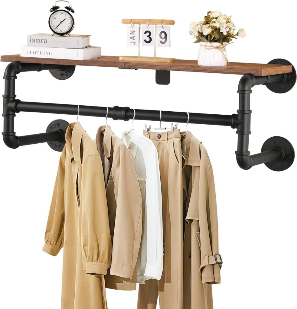Industrieel kledingrek voor aan de muur van zwart metaal voor kleding en accessoires
