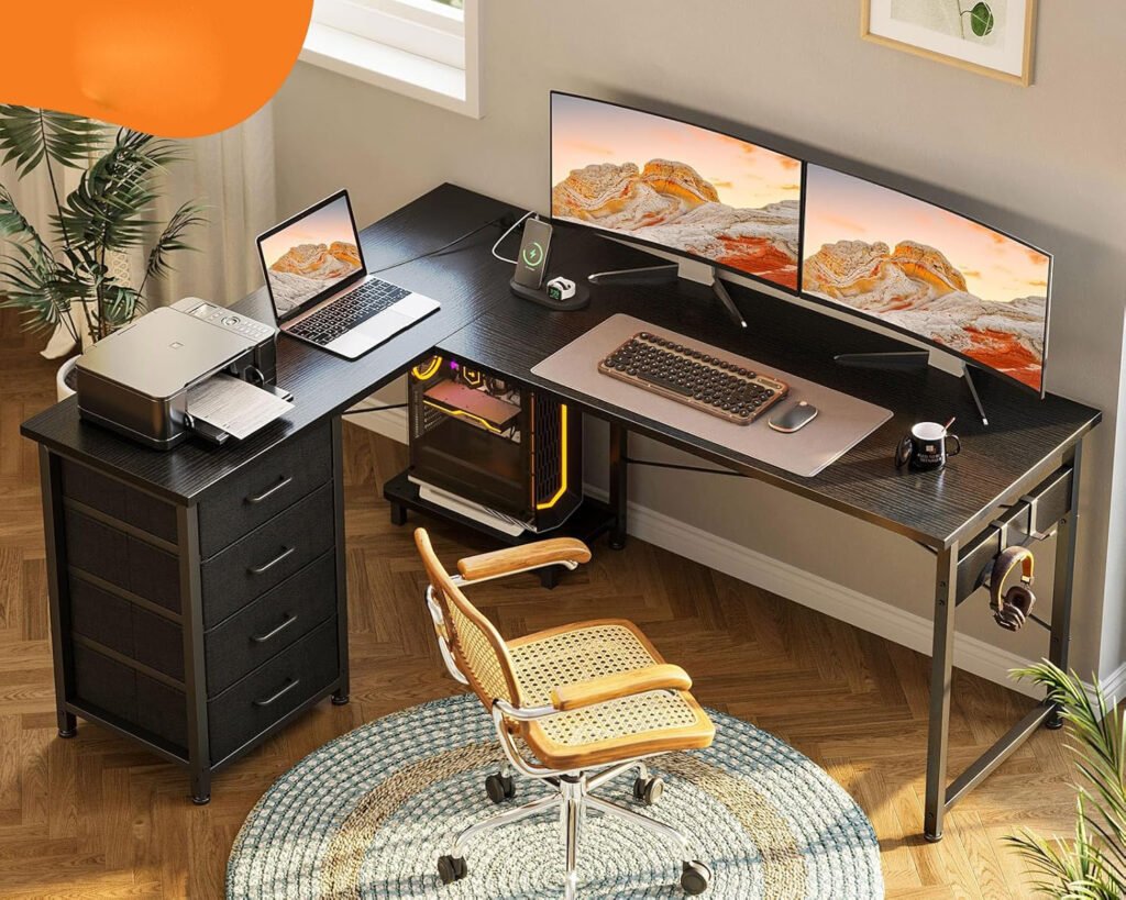 L-vormig Bureau met Lades en Stopcontacten - Hoekbureau met USB-Oplaadpoort - Omkeerbaar Gamingbureau - 135 x 100 cm Zwart