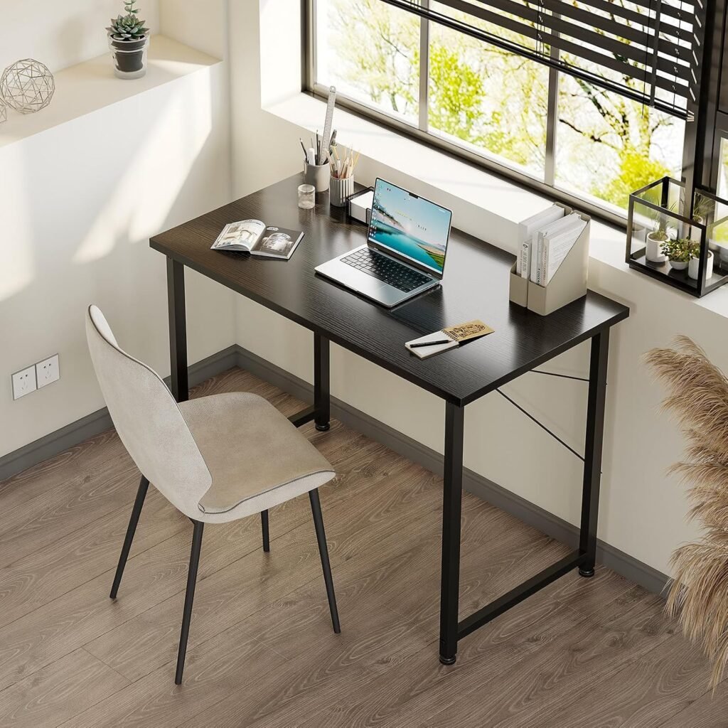 Compact zwart bureau 80 x 40 x 73 cm met hoofdtelefoonhouder en opbergzak voor thuis en kantoor