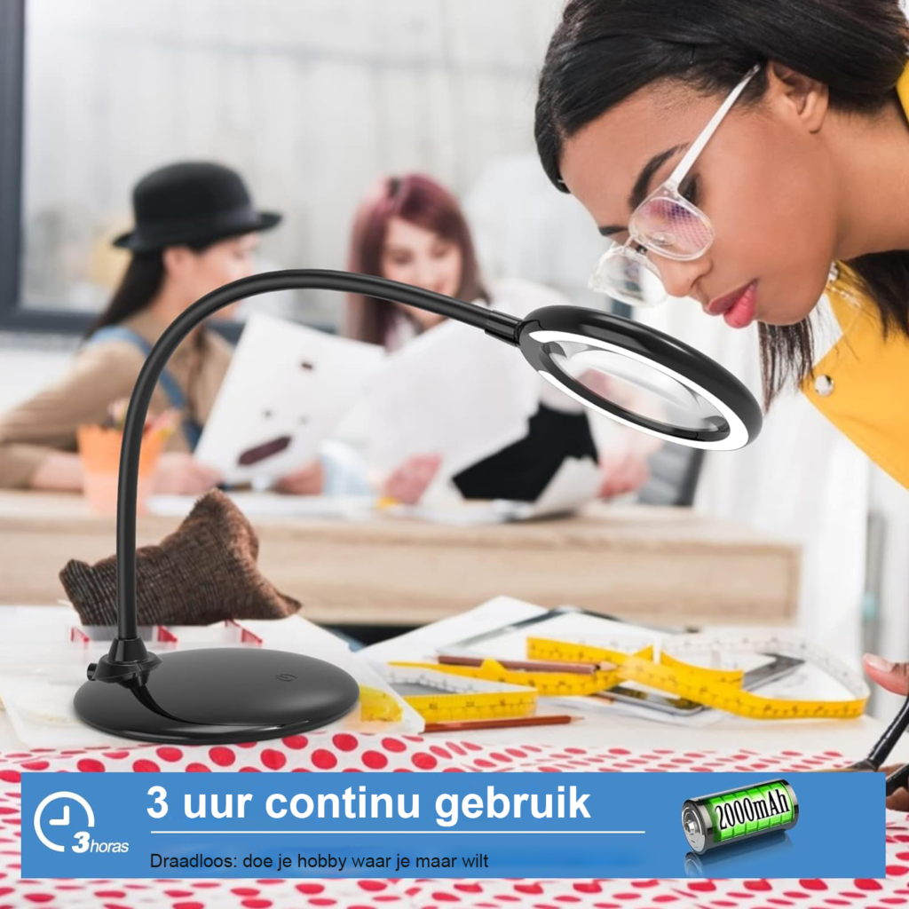 Deze oplaadbare vergrotingsbureaulamp met handtouch bediening is jouw ideale metgezel voor nauwkeurig werk, waarbij helderheid en vergroting cruciaal zijn. Dankzij het innovatieve ontwerp en de veelzijdige functionaliteiten, verbetert deze bureaulamp jouw werkervaring en zorgt voor comfortabele en efficiënte werkomstandigheden. Voordelen Oplaadbaar ontwerp voor draadloos gebruik, waardoor je niet gebonden bent aan een stopcontact. Handtouch bediening voor eenvoudige aanpassing van helderheid en vergroting. Verstelbare arm en draaibare lampkop voor optimale positionering en flexibiliteit. Hoogwaardige LED-verlichting voor helder en natuurlijk licht, waardoor vermoeidheid van de ogen wordt verminderd. Vergrootglas met verschillende dioptrieën voor het nauwkeurig bekijken van kleine details. Draadloos en oplaadbaar Deze vergrotingsbureaulamp is uitgerust met een oplaadbare batterij, waardoor je geen gedoe hebt met vervelende snoeren en altijd flexibel bent in het plaatsen van de lamp op je bureau. Je kunt hem gemakkelijk opladen via een USB-poort. Handtouch bediening Met de handtouch bediening kun je eenvoudig de helderheid van de LED-verlichting aanpassen en de vergroting van het vergrootglas regelen. Met slechts een lichte aanraking pas je de instellingen aan naar jouw voorkeur, zonder dat je knoppen hoeft in te drukken. Verstelbaar en draaibaar ontwerp De lamp heeft een flexibele arm die 360 graden kan draaien en buigen, waardoor je de lamp eenvoudig kunt aanpassen en positioneren voor het beste licht op jouw werkplek. De lampkop kan ook in verschillende hoeken worden gekanteld voor optimale verlichting. Hoogwaardige LED-verlichting Met de ingebouwde LED-lampen geniet je van helder en natuurlijk licht dat vermoeidheid van de ogen vermindert en de contrasten verbetert, waardoor je comfortabel kunt werken, zelfs bij langdurig gebruik. Vergrootglas met verstelbare dioptrieën Het vergrootglas van deze bureaulamp is voorzien van lenzen met verschillende dioptrieën, zodat je kleine details duidelijk en nauwkeurig kunt bekijken. Of je nu fijn handwerk doet, leest of kleine onderdelen inspecteert, dit vergrootglas biedt de perfecte vergroting voor jouw behoeften. Verpakkingsinhoud 1x Oplaadbare vergrotingsbureaulamp 1x USB-oplaadkabel Handleiding Productspecificaties Afmetingen: 21.9 x 18 x 16.5 cm Gewicht: 1.86 kg Materiaal: Plastic Lichtbron: LED Vergroting: Verstelbaar Voeding: Oplaadbaar via USB Kleur: [vul hier de kleur in] Bestel nu deze handige oplaadbare vergrotingsbureaulamp en ervaar het gemak van nauwkeurig werken met helder licht en vergroting!