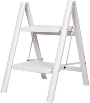 Inklapbare lichtgewicht huishoudtrap met antislip treden en compact design