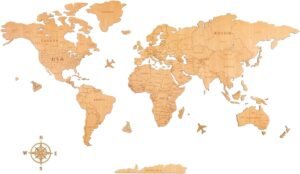 Handgemaakte wereldkaart wanddecoratie in natuurlijke tinten met uniek design