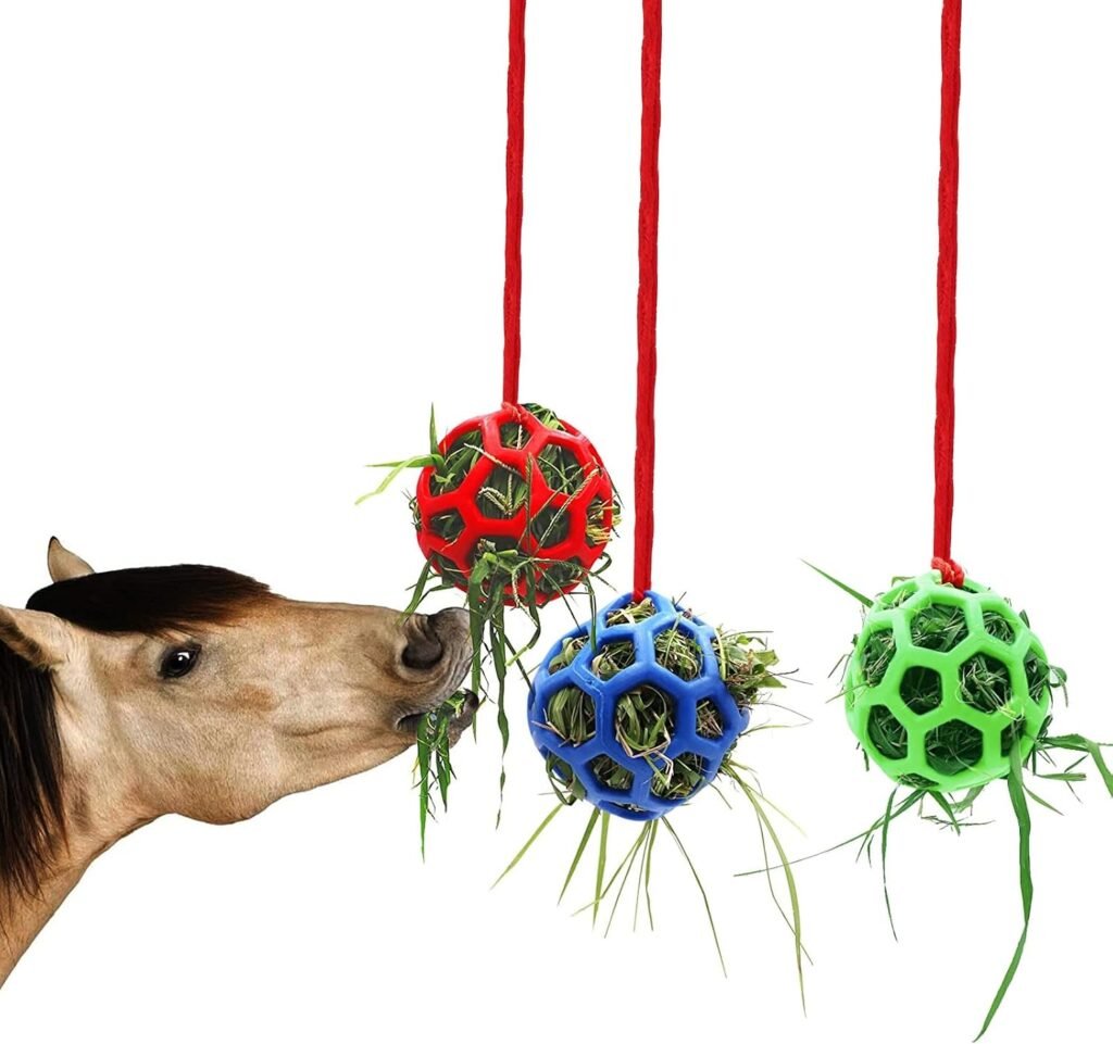 Paardenbal voerbal voor langzaam voeren van paarden, geiten en schapen in stal en weide