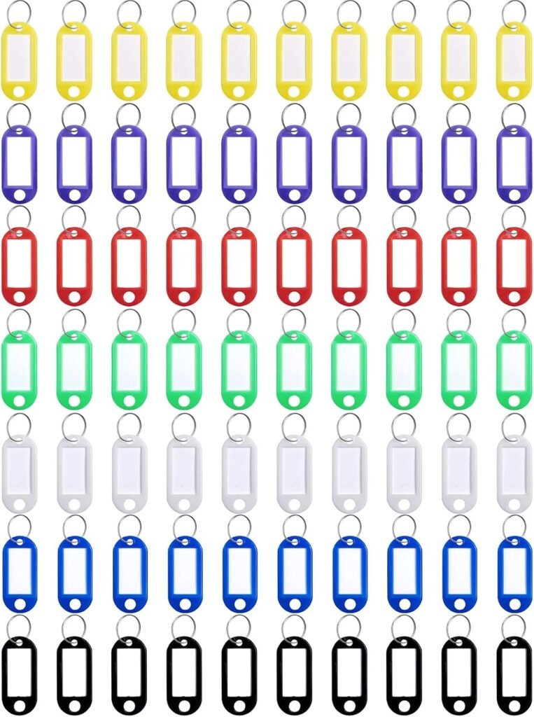 Beschrijfbare sleutelhangers met verwisselbare labels voor georganiseerde sleutelopslag