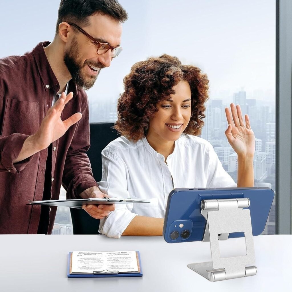 Verstelbare opvouwbare telefoonstandaard voor smartphone en tablet op bureau