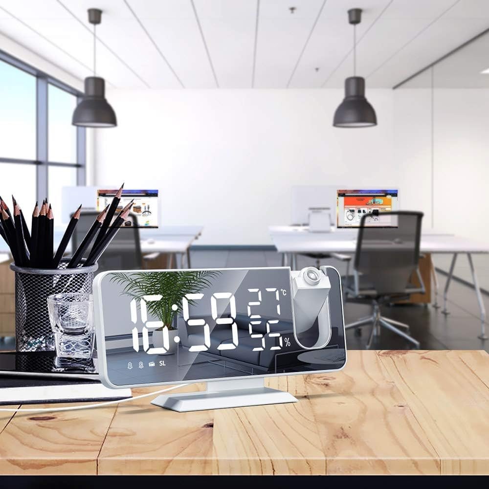 Projectie wekker met spiegeloppervlak, digitale LED-display, dubbel alarm, FM-radio en USB-oplaadpoort