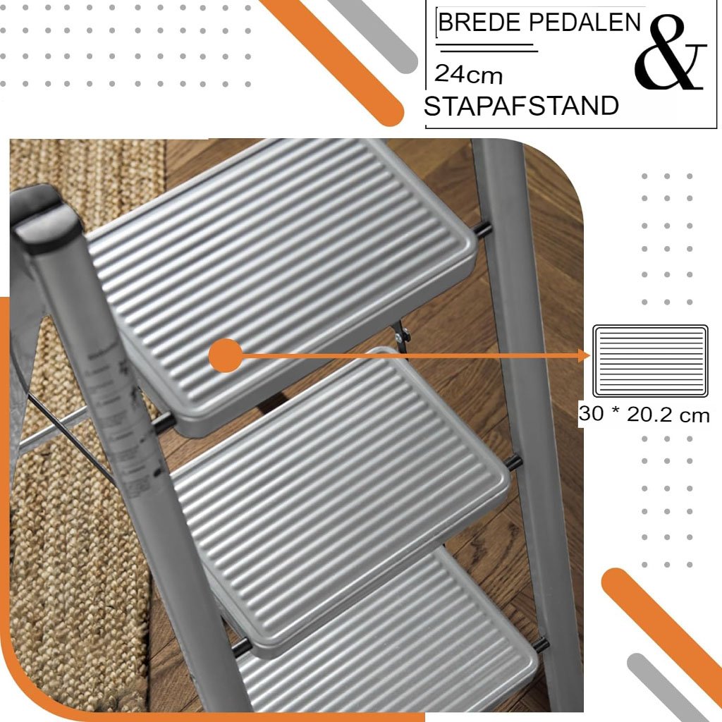 Inklapbare vouwladder opstapkruk zilvergrijs van lichtgewicht aluminium met antislip ontwerp