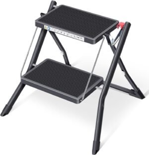 Opvouwbare trapladder met antislip treden en veiligheidsmechanisme