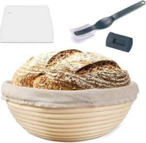 Handgemaakte rotan rijsmand met deegschraper voor brood bakken