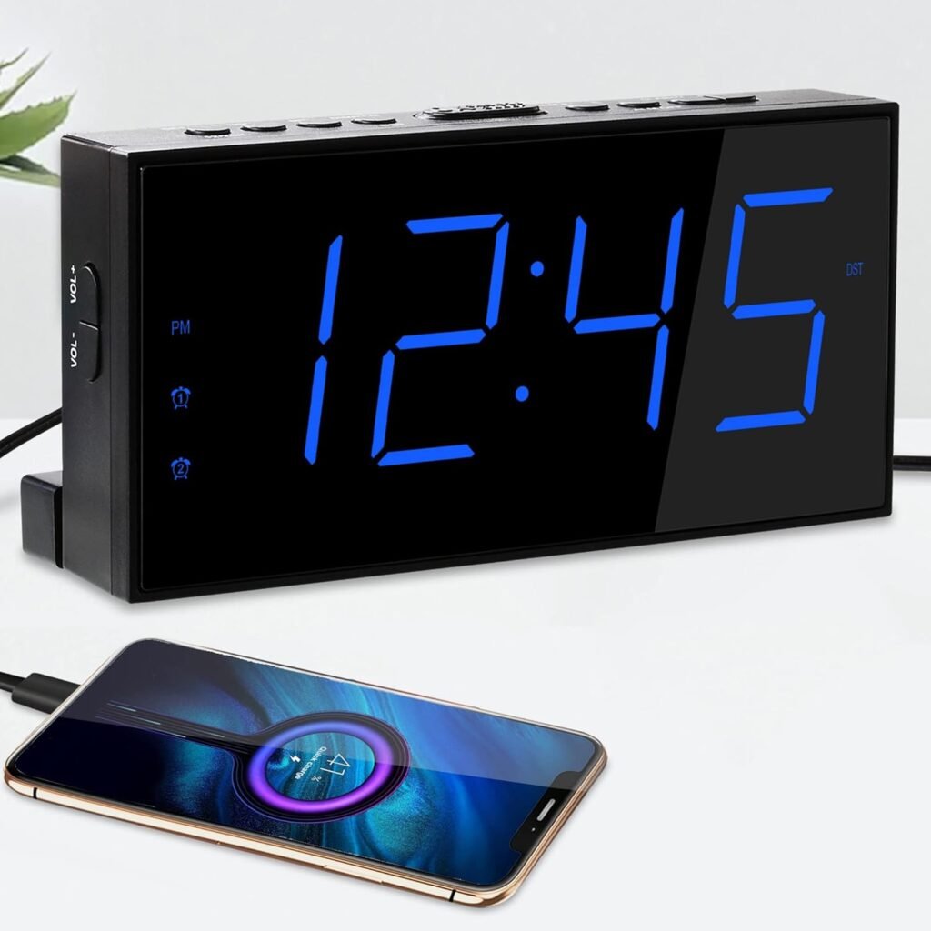 Digitale LED wekker met instelbare helderheid en oplaadfunctie