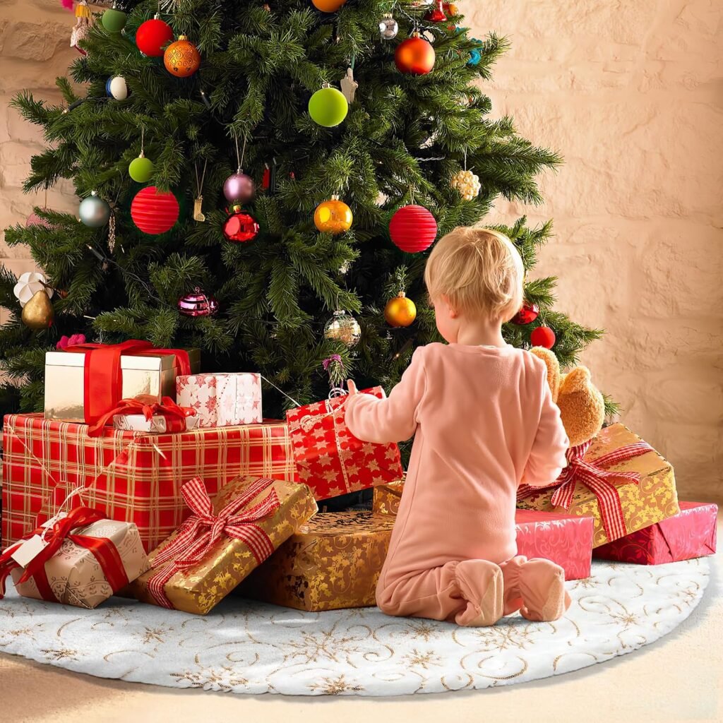 Kerstboomrok 122 cm - Luxe Kunstbont Kerstboommat - Wit en Goud met Sequins, Sneeuwvlokken en Wijnrank Ontwerp
