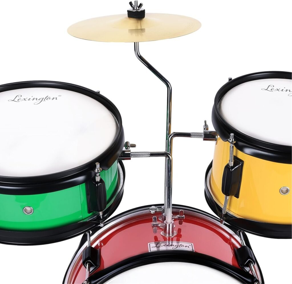 Kindertrommelset rood geel groen met snare, tom, bassdrum, bekken, pedaal, drumkruk en drumstokken