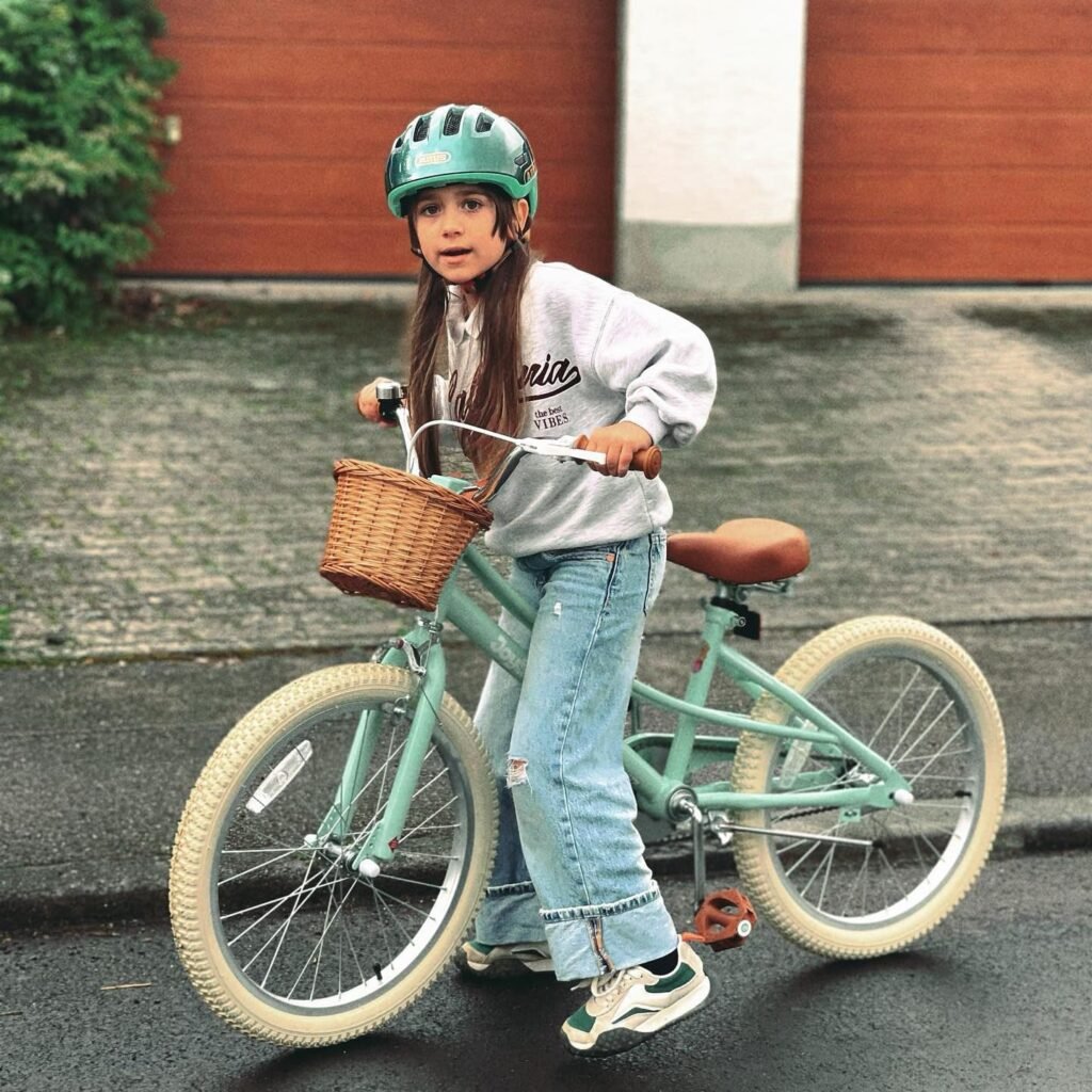 Meisjesfiets 12 tot 20 inch met zijwieltjes, mandje, verstelbaar stuur en zadel, zijstandaard en luchtbanden