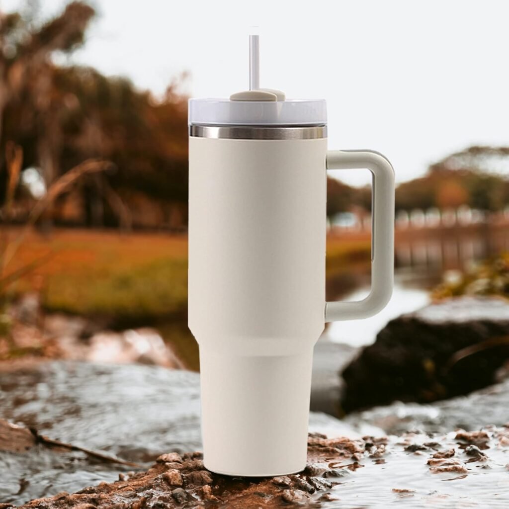 Beige thermobeker 1200 ml van RVS met handvat en roestvrijstalen rietje