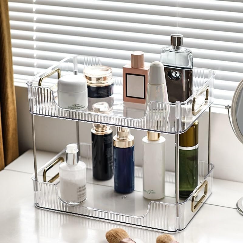 Transparante badkamer organizer met 2 lagen voor make-up, cosmetica en huidverzorging op de wastafel