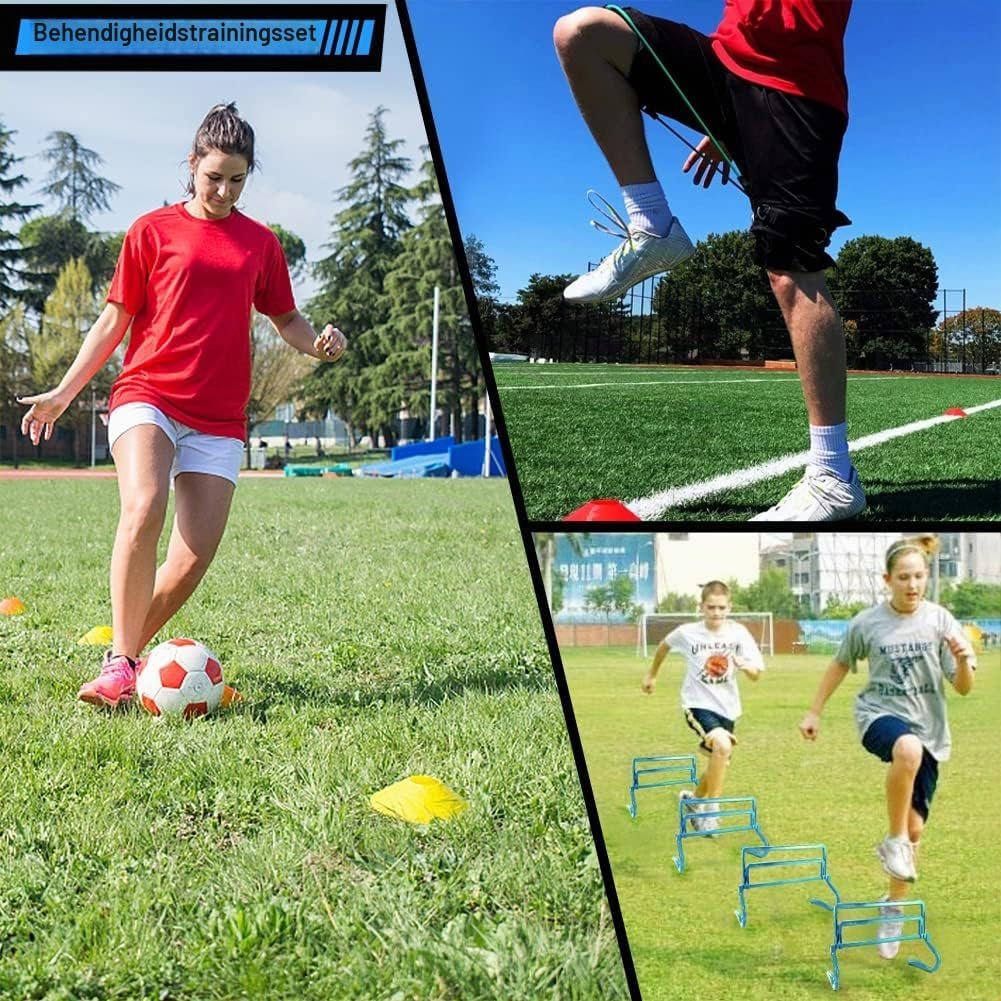 Voetbal trainingsset met blauwe voetbal, trainingskegels en pionnen voor voetbaltraining en techniekontwikkeling