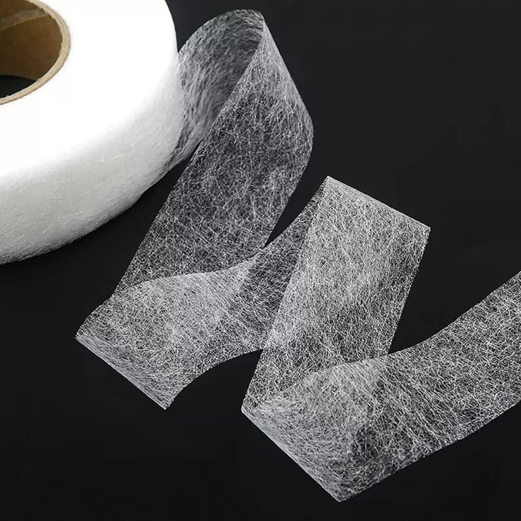 Strijkband voor het wasbestendig omzomen van kleding en gordijnen zonder naaien
