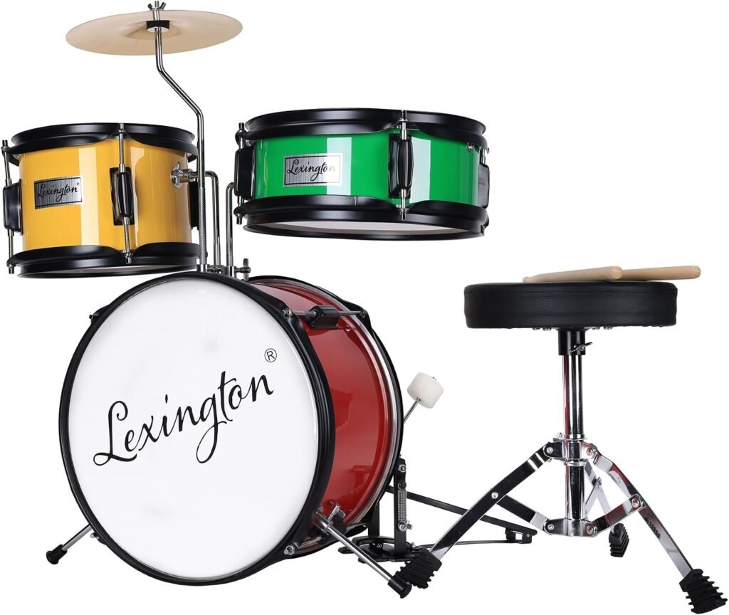 Kindertrommelset rood geel groen met snare, tom, bassdrum, bekken, pedaal, drumkruk en drumstokken
