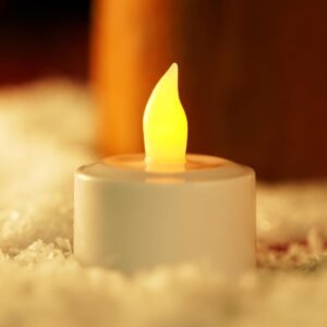 LED Kaarsen Set van 4 Oplaadbaar – Plastic Theelichtjes met Flikkerend Vlam Effect – Flameless Waxinelichtjes met Oplaadbasis – Sfeerverlichting voor Kerst, Halloween en Winter